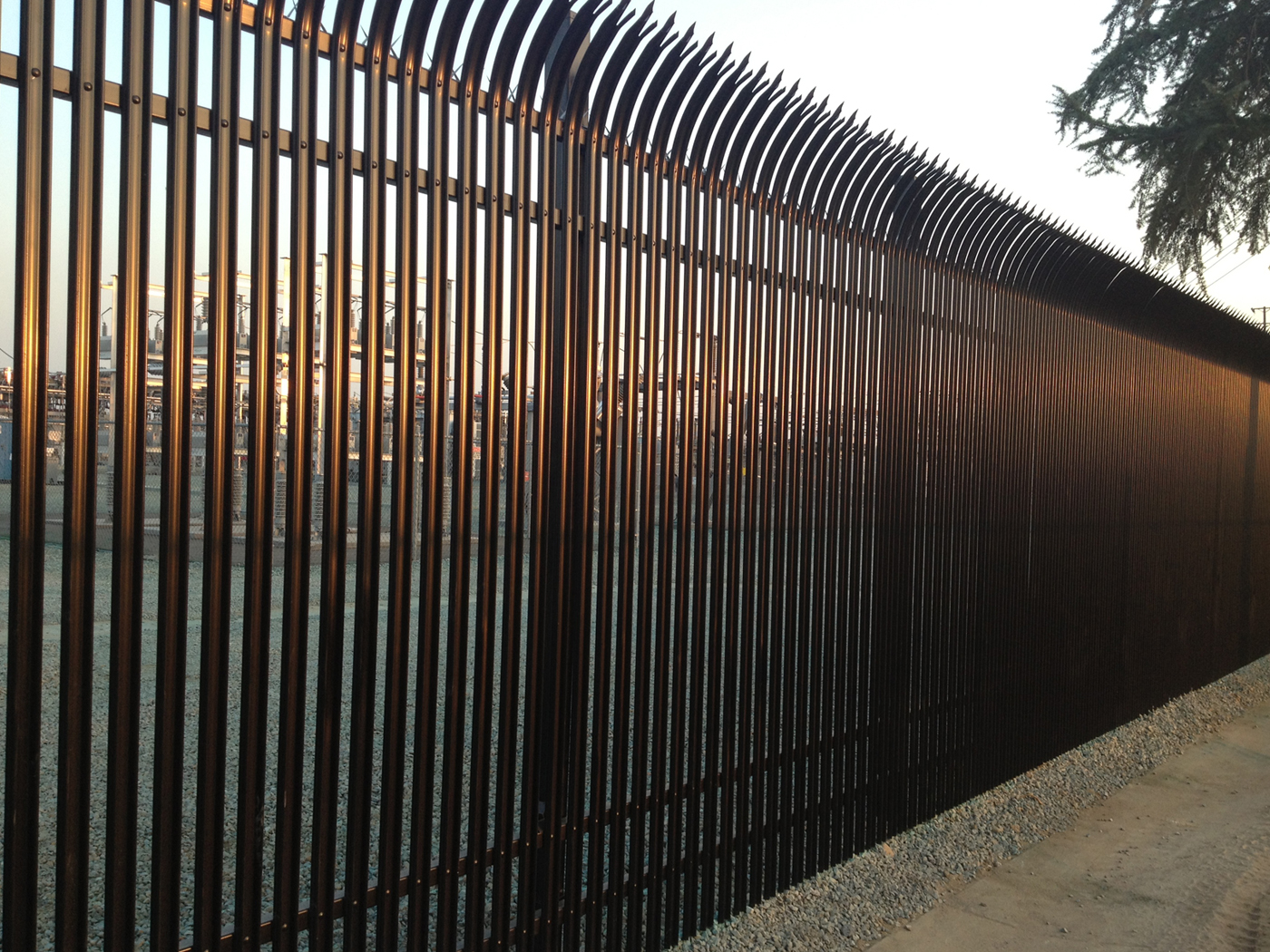 Betafence-Palisade-fence-Defender-Splayed-1400x501