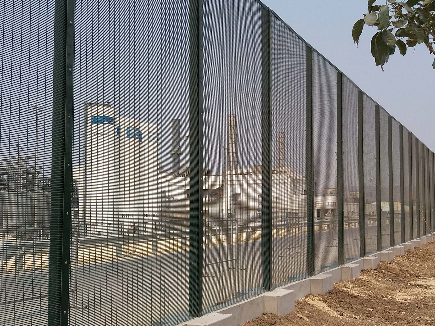 Betafence-US-Securifor4D-fence-1400x1050